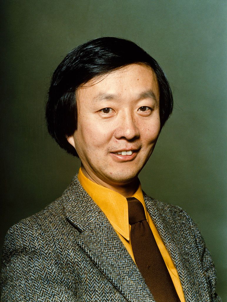 CHINA - NOVEMBER 15:  Charles Kao, inventor of optical fibres. Born in China, Charles Kao (1933-) is the inventor of optical fibres. Optical fibres are thin strands of glass which can carry voice, text, TV pictures, music and computer data. [Copyright STC.]  (Photo by Science & Society Picture Library/SSPL/Getty Images)