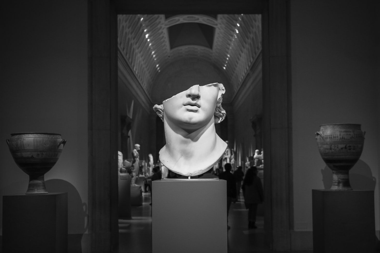 Going to museums is beneficial to meantal health (Photo: Liza Rusalskaya/Unsplash)