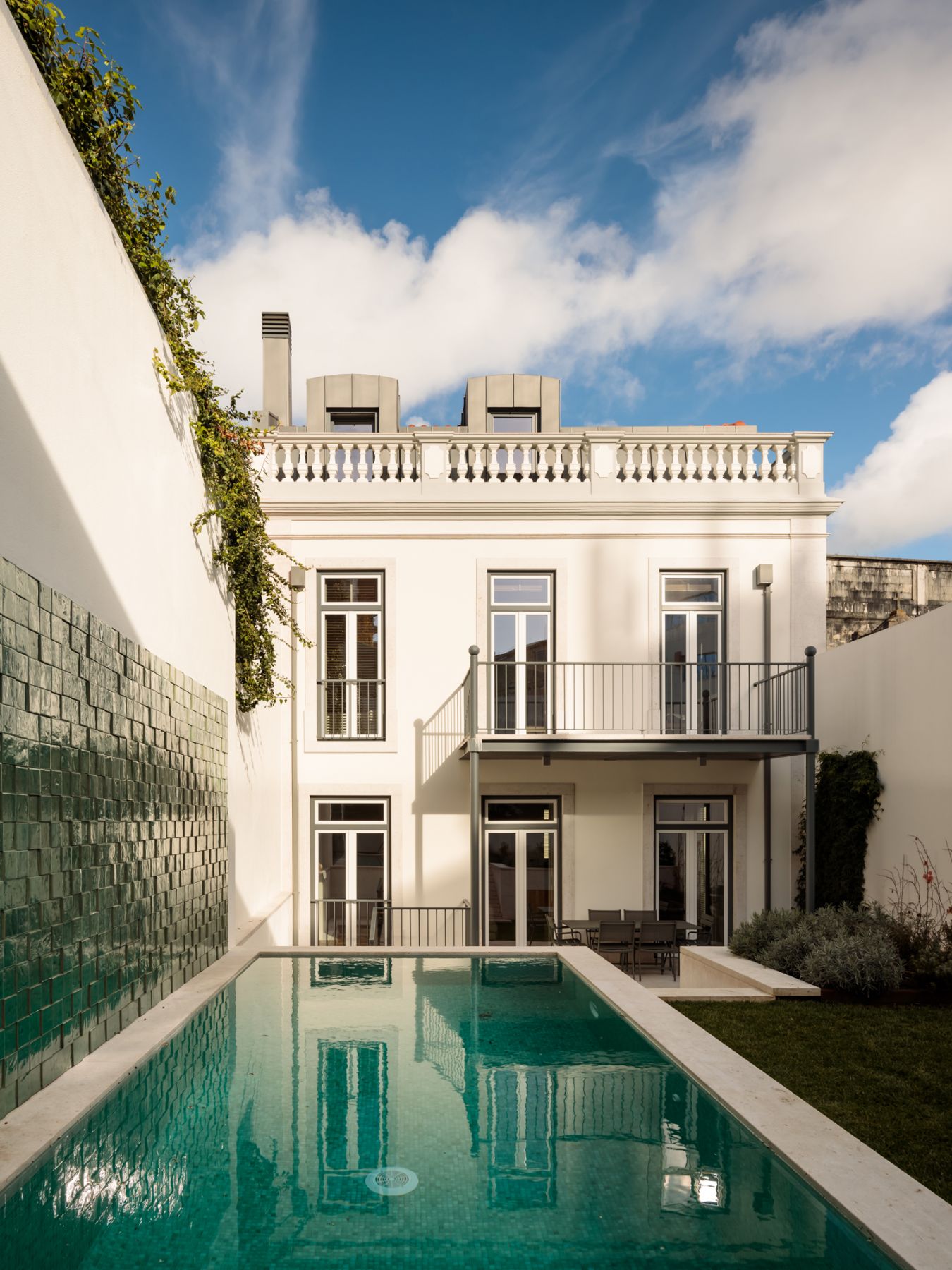 Beysecker admired the outdoor area, and designed an outdoors pool perfect for dipping into during hot summer days