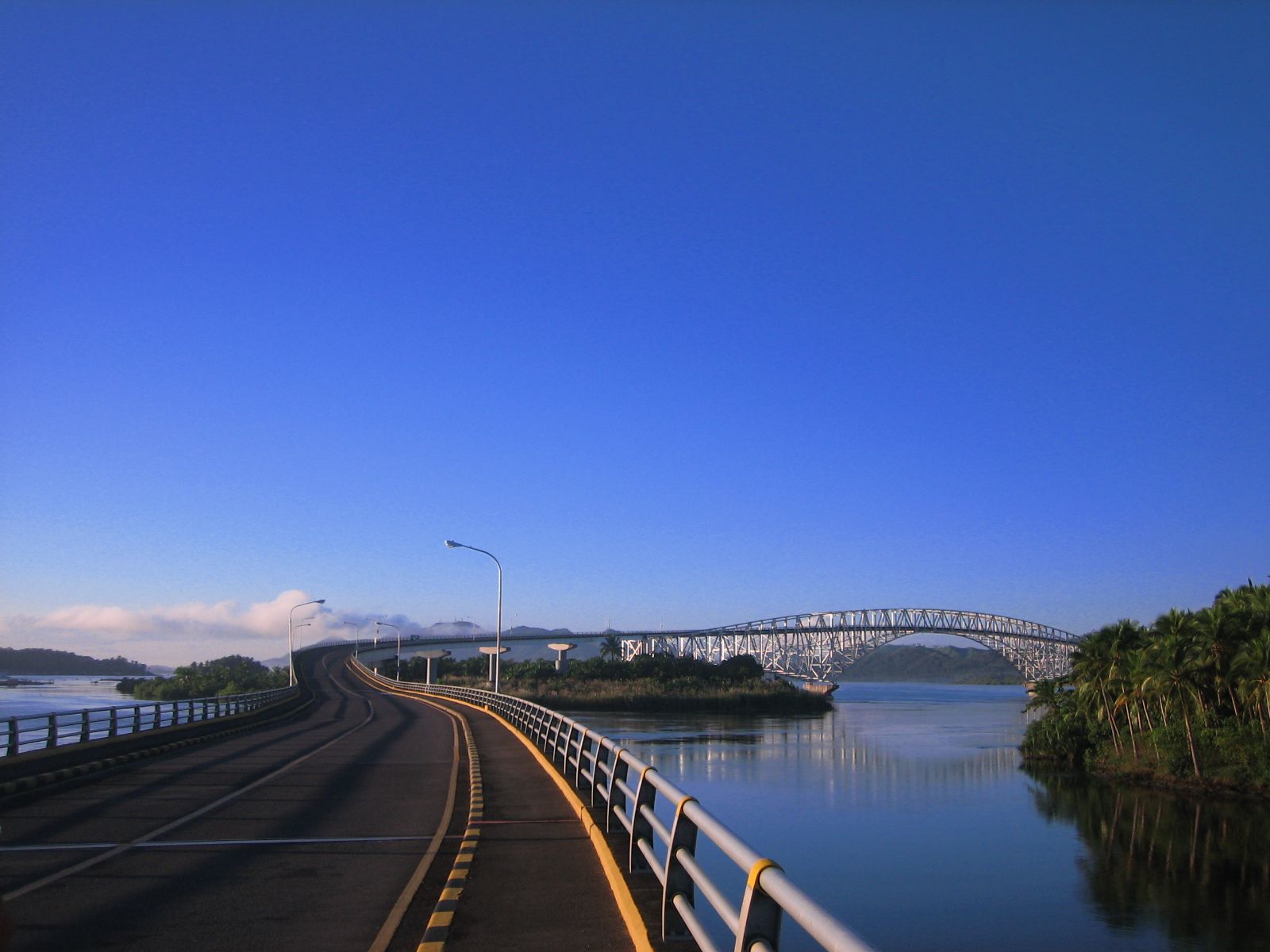 The longest bridge and the most beautifully designed bridge in the Philippines ( 1.9768 kms.) which connects the islands of Leyte and Samar. San Juanico Bridge provides a strategic link between the Northern and Southern Philippines through the Pan-Philippine Highway. (Photo: Michael Maglasang/Flickr)