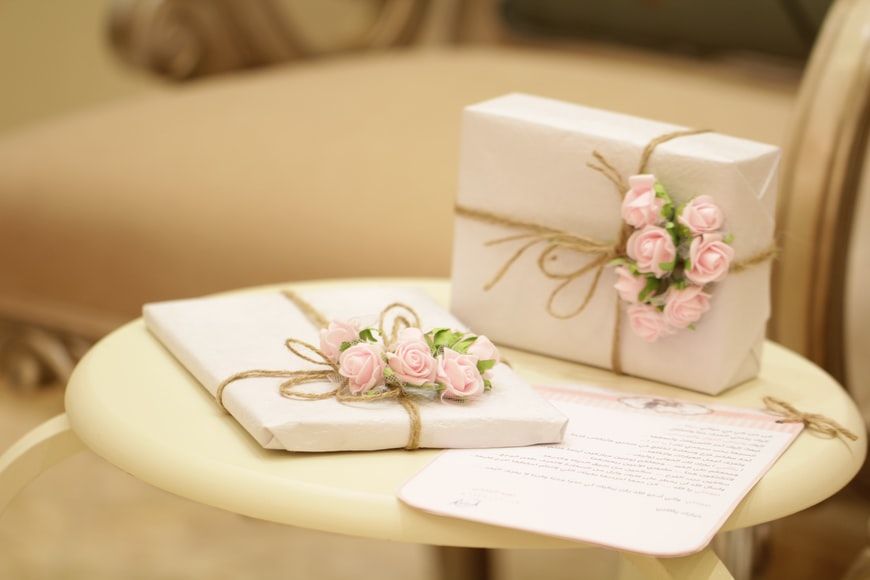 Flowers on gift wraps are welcome (Photo: Wijdan Mq/Unsplash)