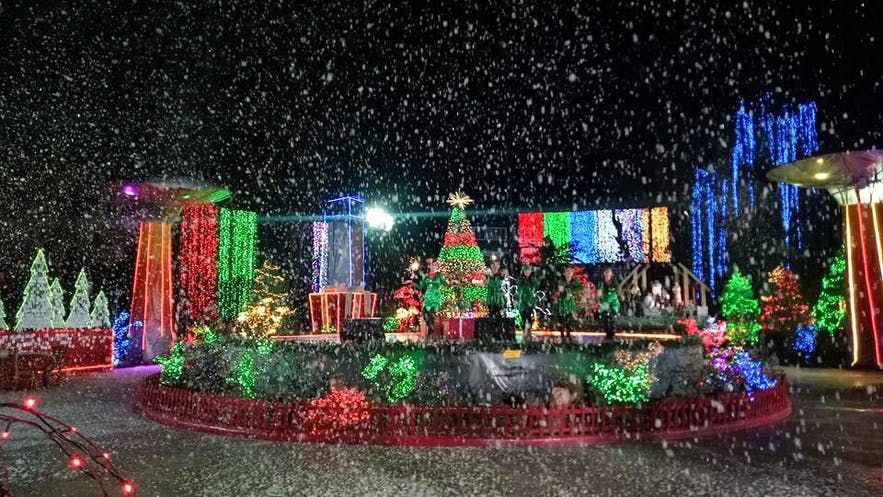 Witness these awe-inspiring lights in Baguio city (Photo: Baguio Country Club Christmas Village)