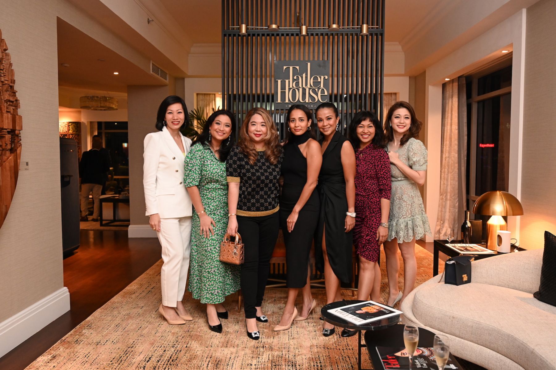 Suraya Rahmat, Yap Ai Leen, Mawar Proehoeman, Muhaini Mahmud, Shida Mahadi, Mariam Teh