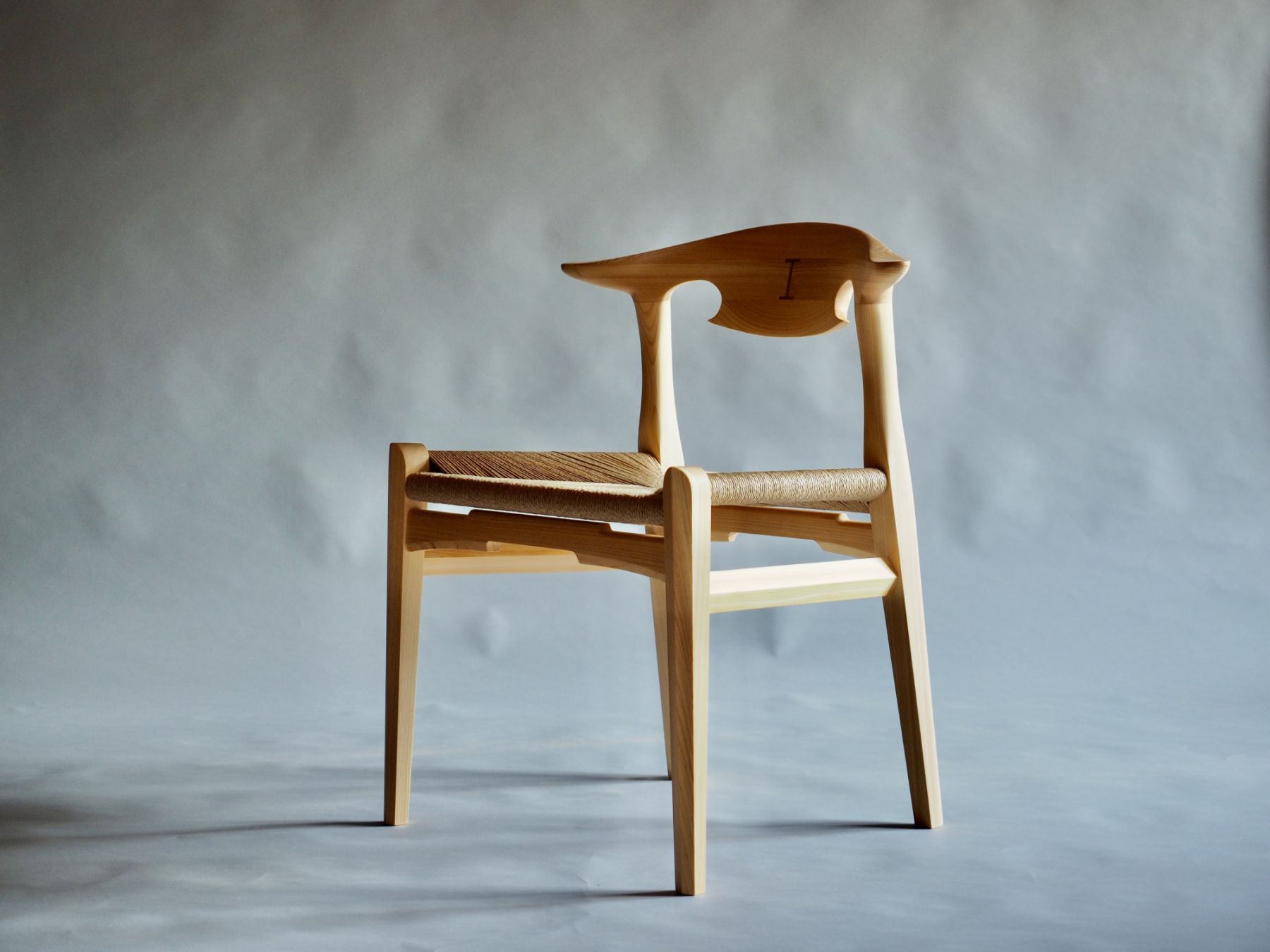 Izuru chair