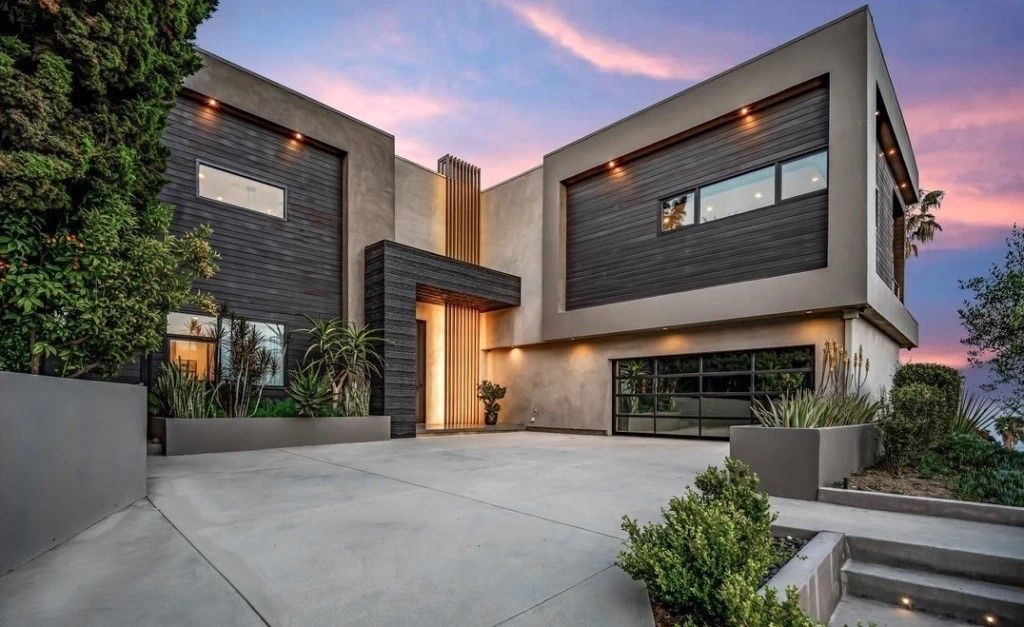 Photo: Courtesy of Redfin