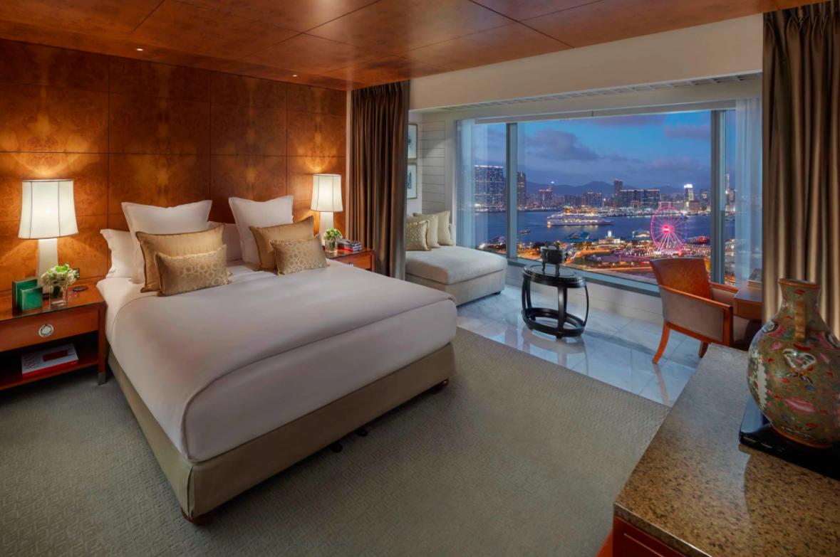 best hong kong staycations christmas 2021 - mandarin oriental hong kong