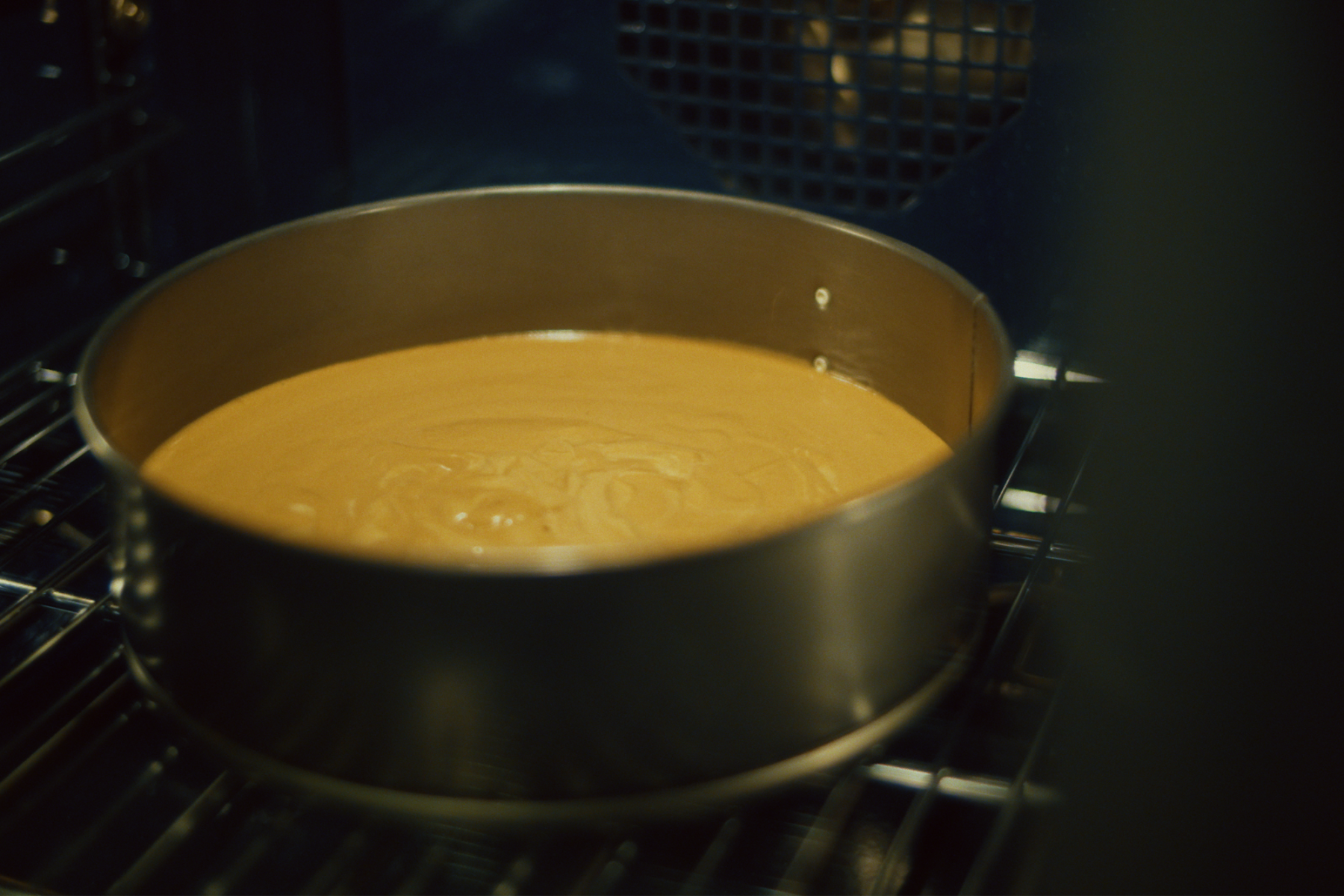 Gaggenau's range of ovens feature a core temperature probe and impressive electronic temperature control to 300 °C
