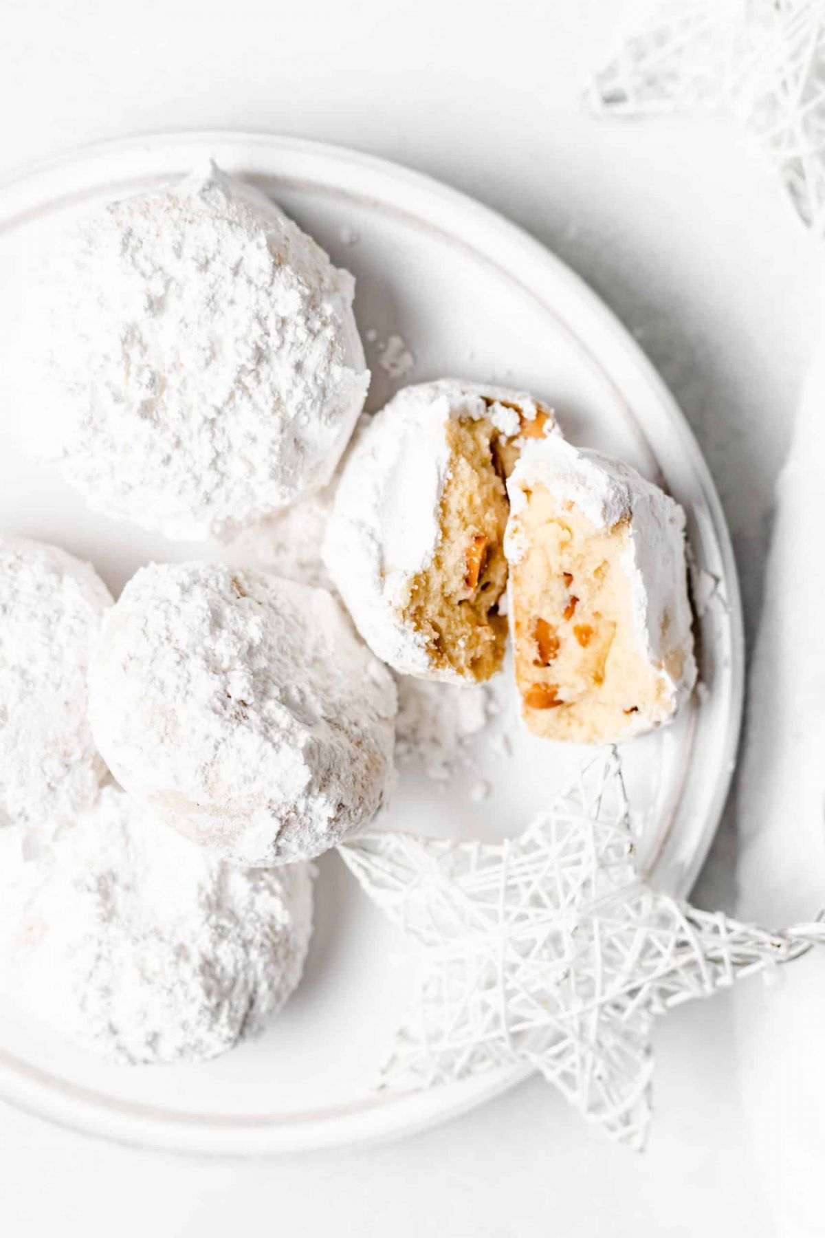 Kourabiedes (Photo: Baked Ambrosia)