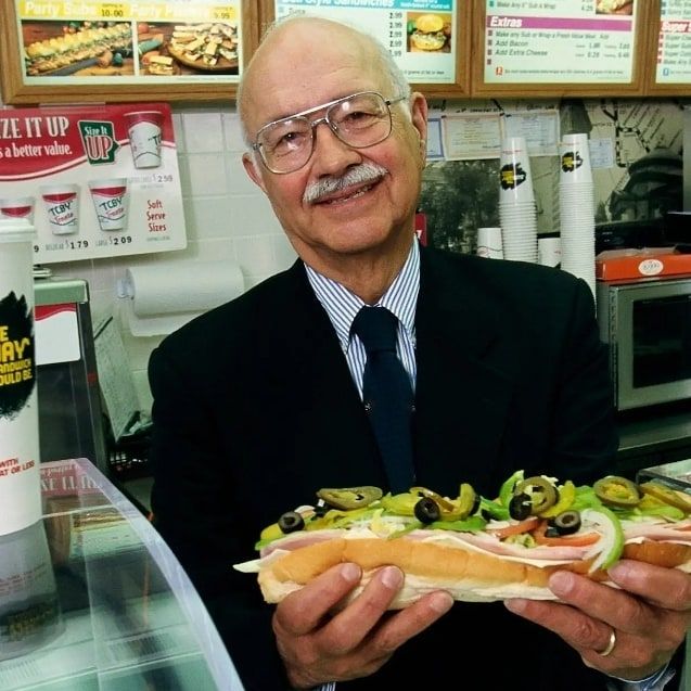 Subway聯合創辦人逝世享年90歲，1000美元創400億身家，5件事認識餐飲巨擘Peter Buck！ Tatler Asia