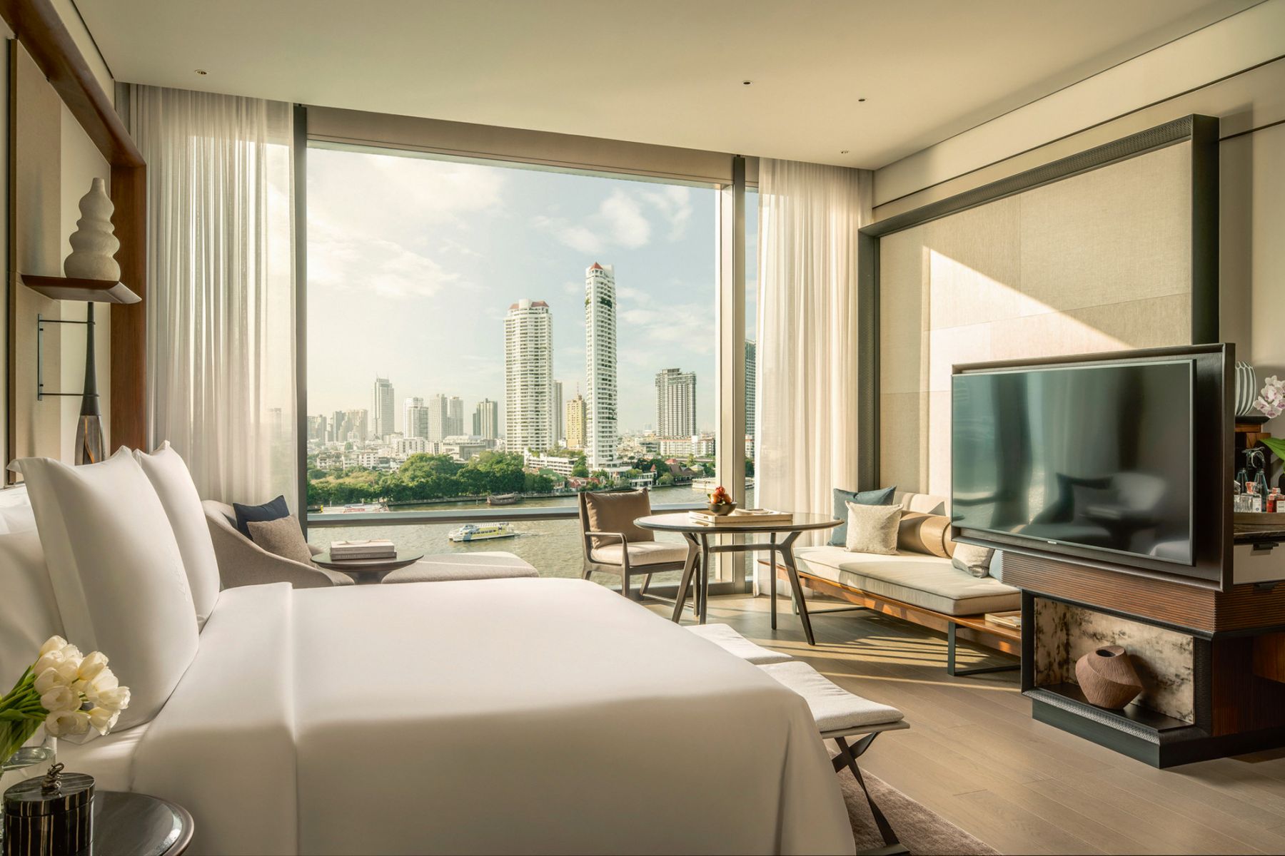 Four Seasons Bangkok features 299 guest rooms including suites with garden terraces