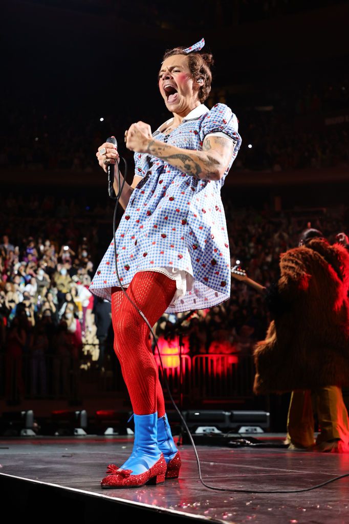 NEW YORK, NEW YORK - OCTOBER 30: Harry Styles performs onstage at Harry Styles "Harryween" Fancy Dress Party at Madison Square Garden on October 30, 2021 in New York City. (Photo by Theo Wargo/Getty Images for HS)