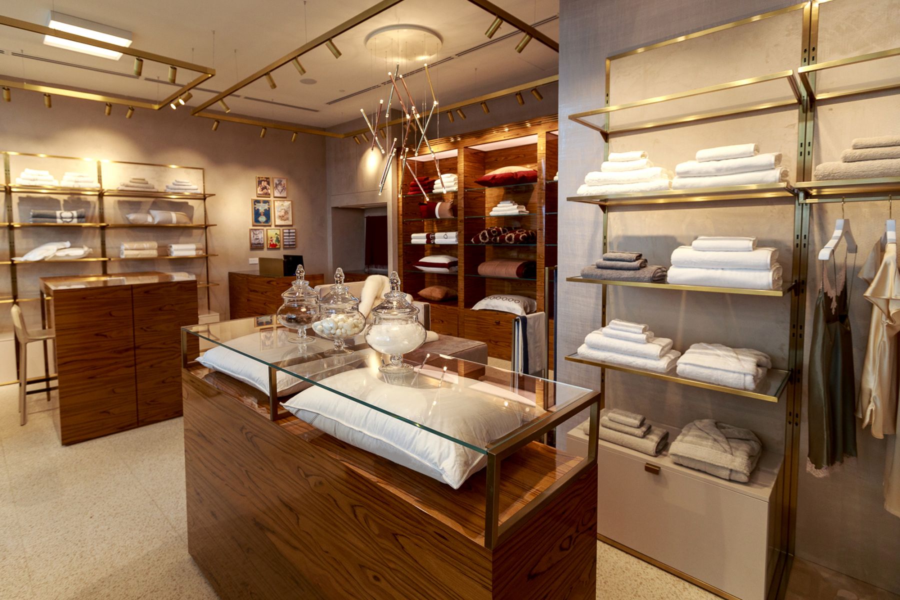 The new Frette boutique radiates an elegant and chic ambiance