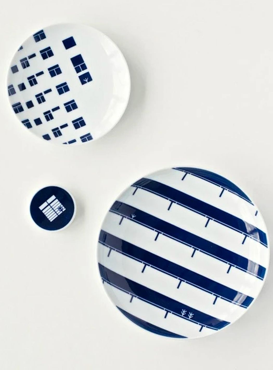 Motifs of Housing Development Board (HDB) flats on Supermama's Singapore Icons collection, by Singaporean designer Chang Shian Wei (Image: Supermama)