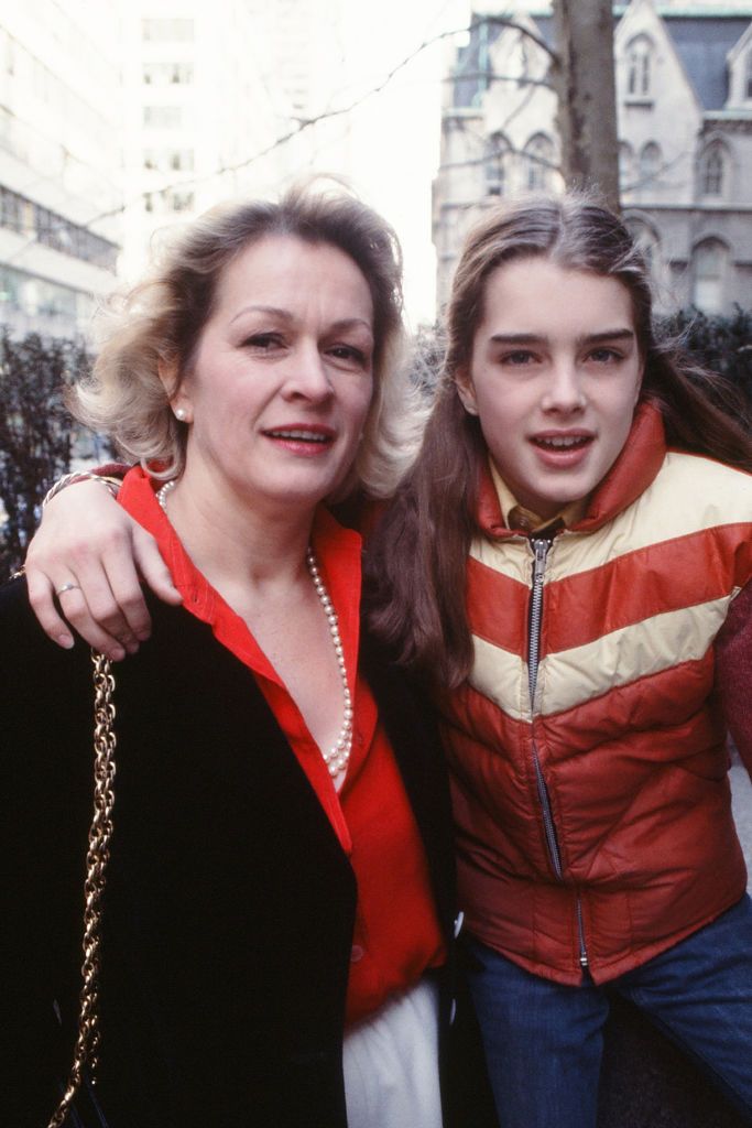Portrait of teenaged American actress and model Brooke Shields and her mother (and manager) Teri Shields (1933 - 2012), New York, New York, 1978. (Photo by Robert R McElroy/Getty Images)