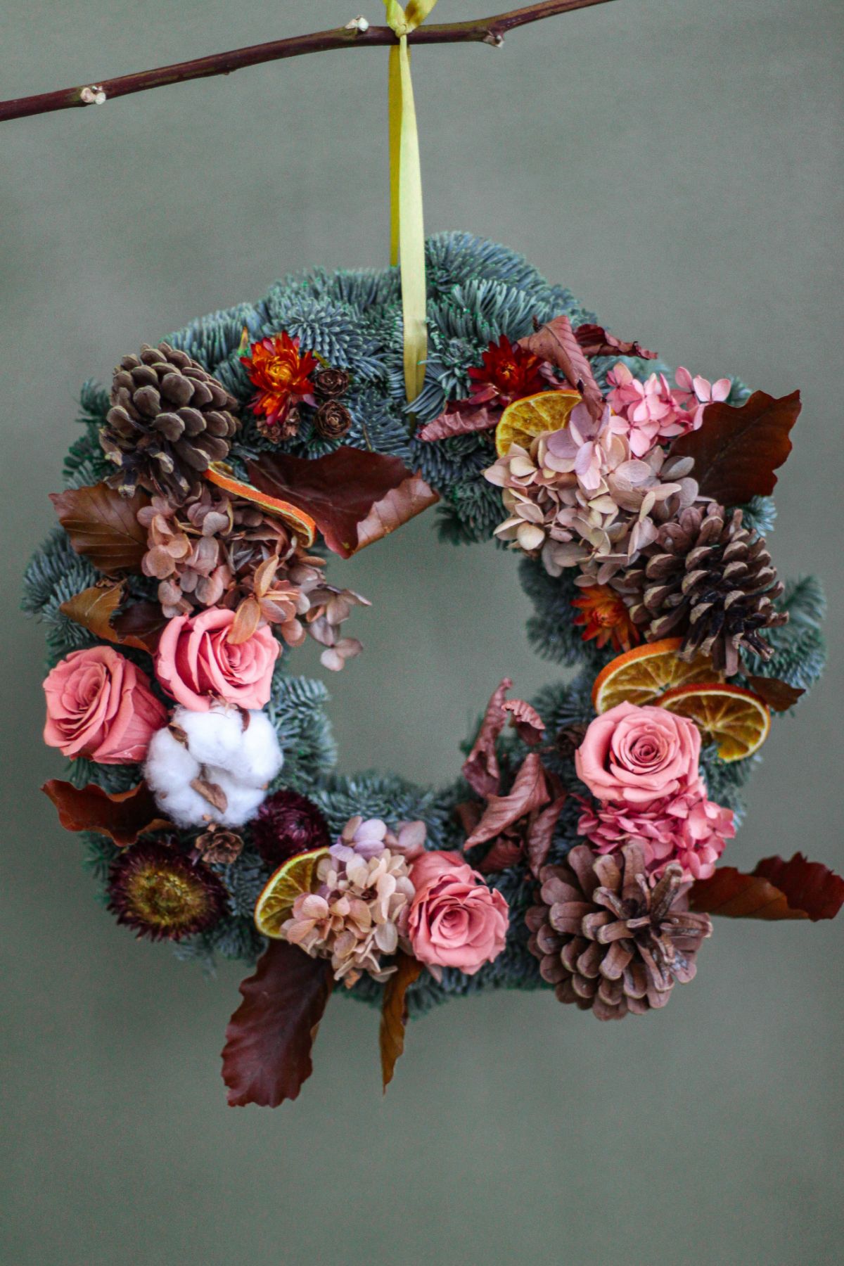 Dawn Q's Bring Joy wreath is a romantic wreath