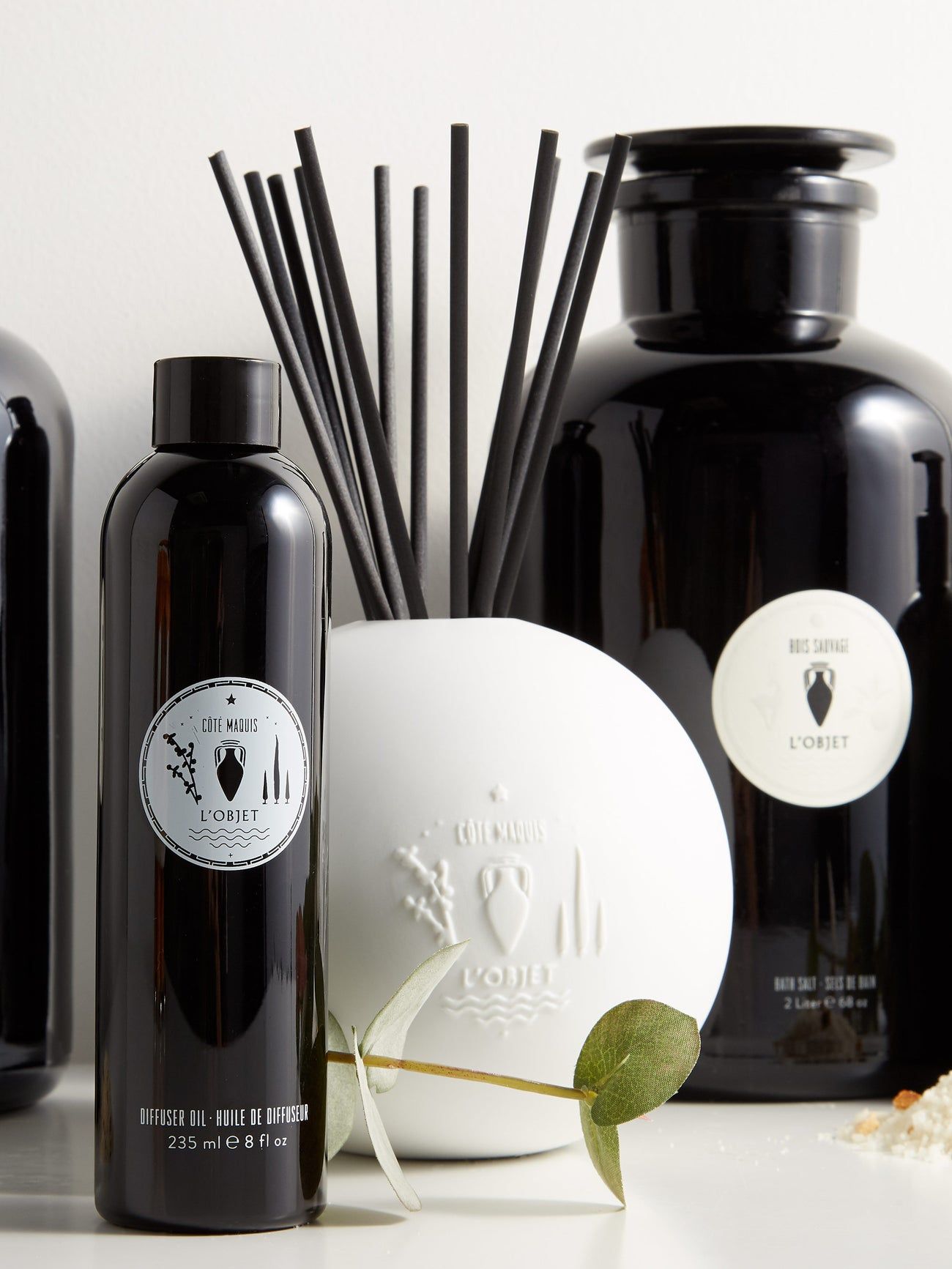 L’Ojet’s Côté Maquis diffuser set features a porcelain holder made with the brand's renowned craftsmanship (Image: L’Ojet)