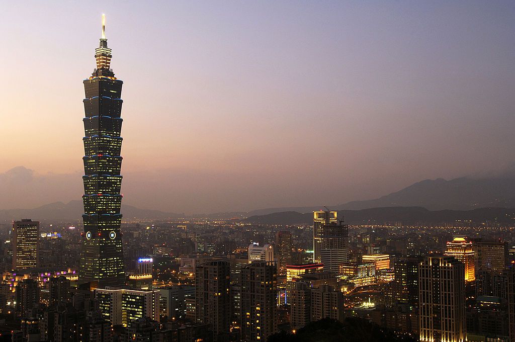 TAIPEI, TAIWAN - 2007/11/13: Taipei's Eastern district or Hsini District, with the Taipei 101 tower, is seen from Elephant Hill, a popular city viewpoint.. (Photo by Alberto Buzzola/LightRocket via Getty Images)