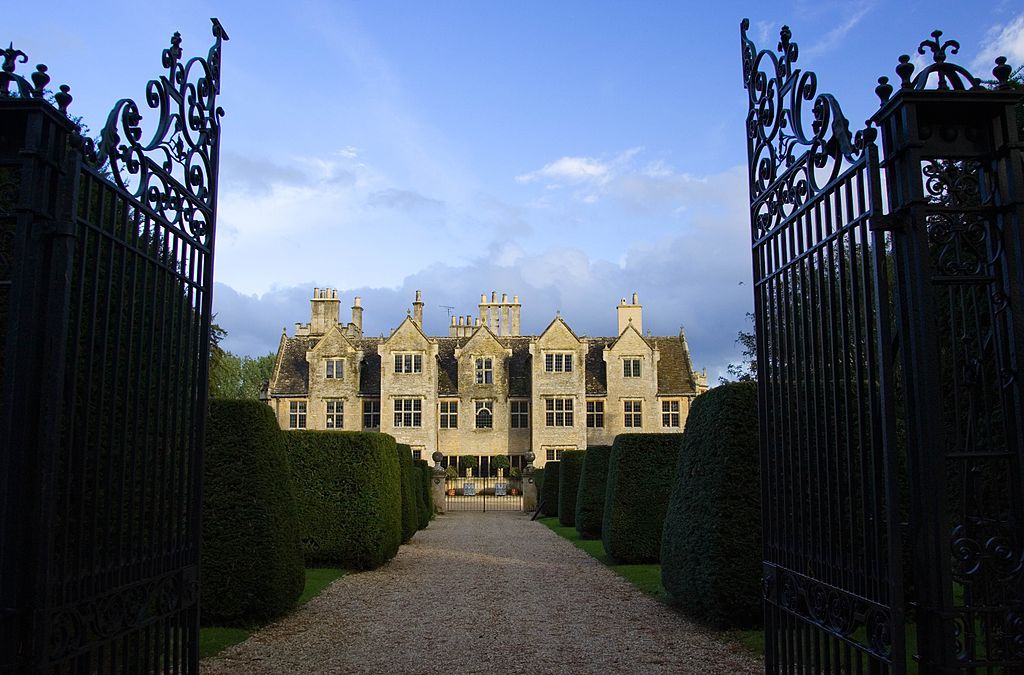 OXFORDSHIRE, ENGLAND - SEPTEMBER 30: Manor house in Shipton-Under-Wychwood, The Cotswolds, Oxfordshire, United Kingdom (Photo by Tim Graham/Getty Images)