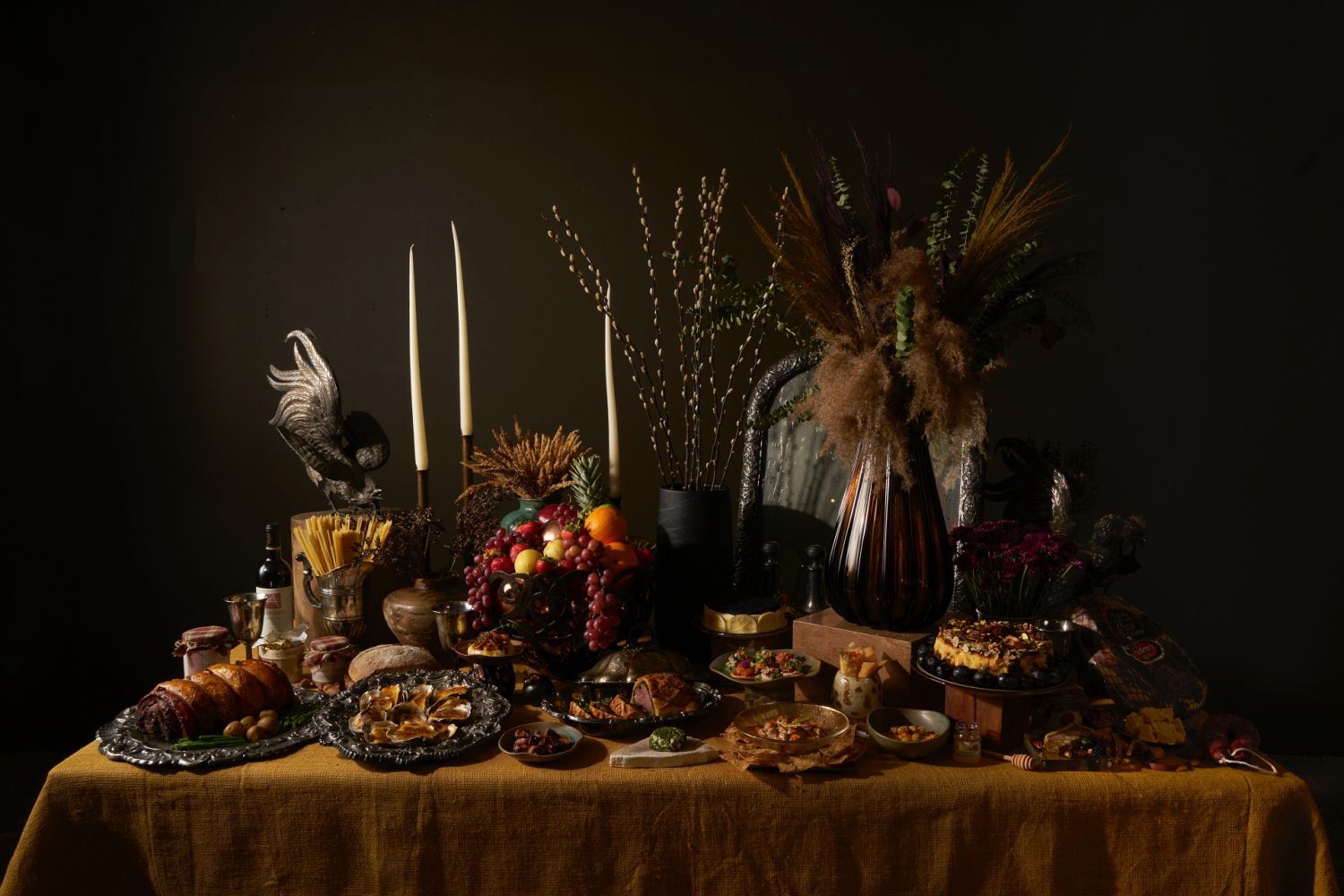 A festive vintage table setting by W/17 | Photo by Sonny Thakur