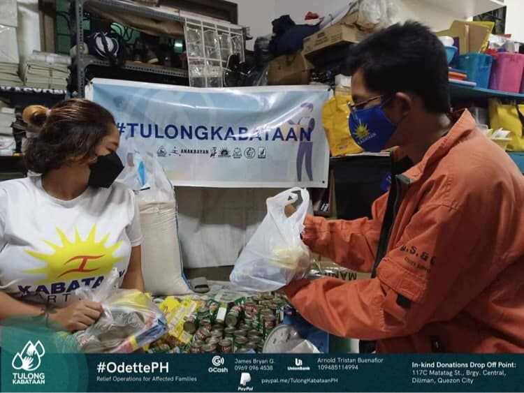 The donation drive of Tulong Kabataan Network (Photo: Tulong Kabataan Network/Facebook)