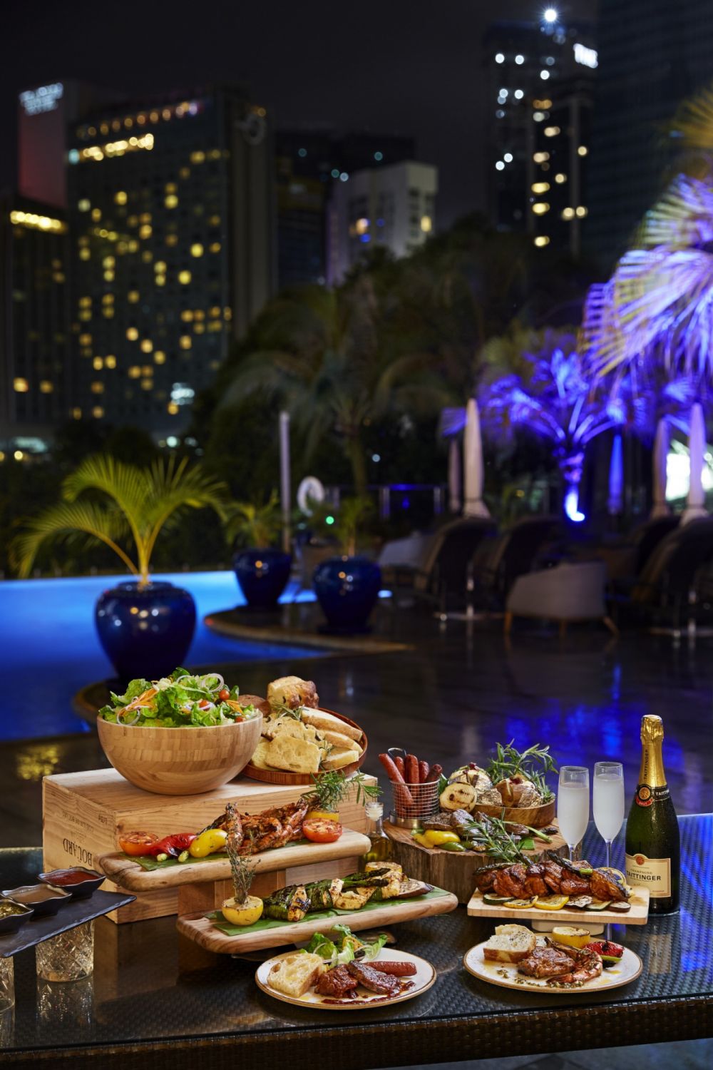 New Year's Eve at Aqua Bar & Restaurant (Photo: Mandarin Oriental Kuala Lumpur)