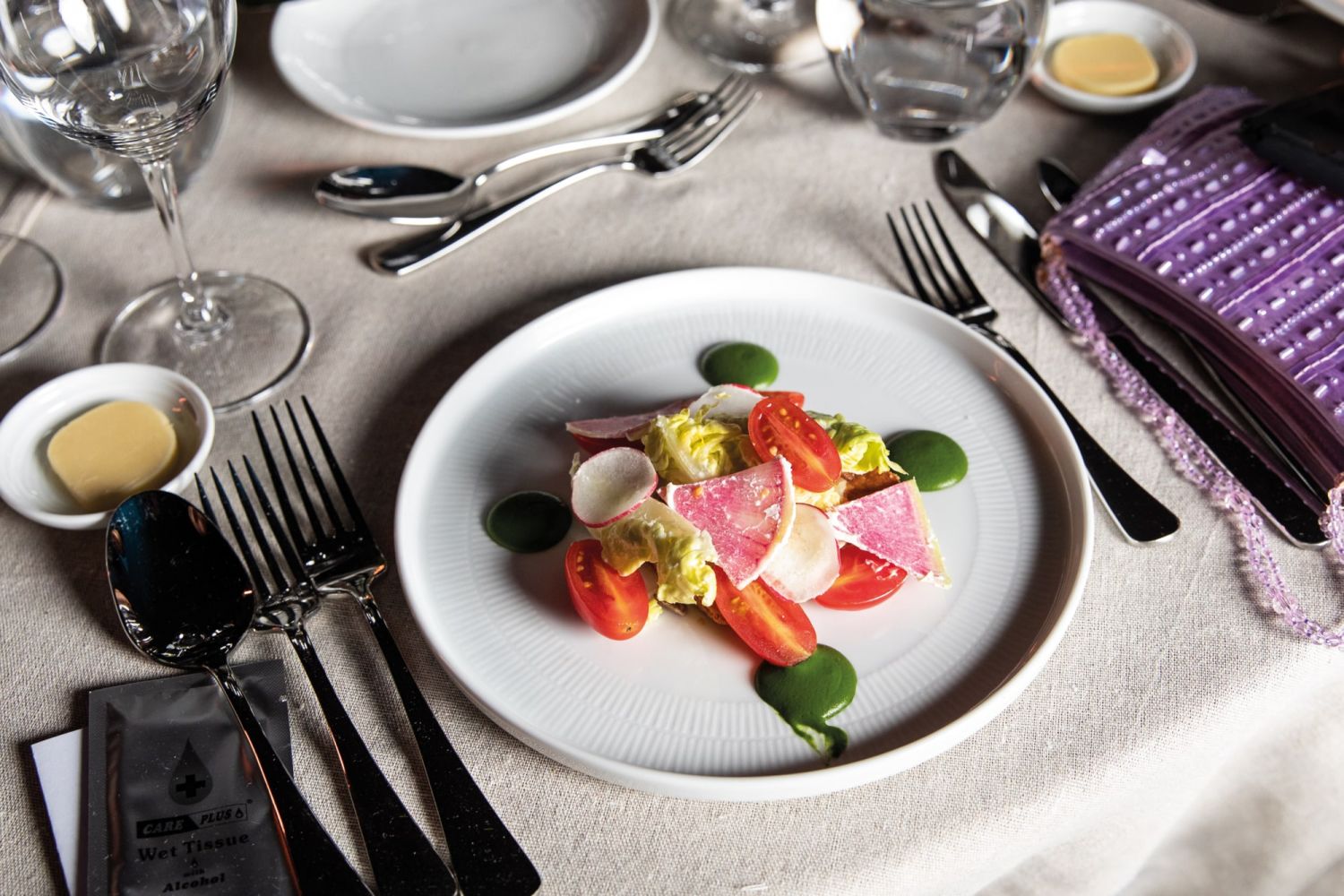 Tarte fine of local tomatoes and salad leaves. (Photo: Affa Chan)