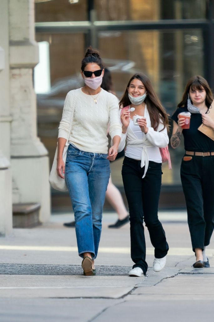 NEW YORK, NEW YORK - SEPTEMBER 08: Katie Holmes and Suri Cruise are seen on September 08, 2020 in New York City. (Photo by Gotham/GC Images)