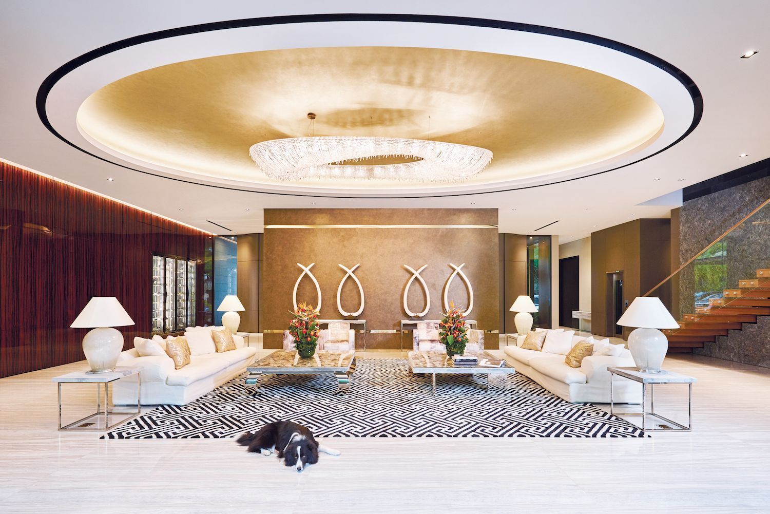 The glamorous living room of a GCB designed by Designworx Interior Consultant (Photography: Koh Boon Wei/Beebox)