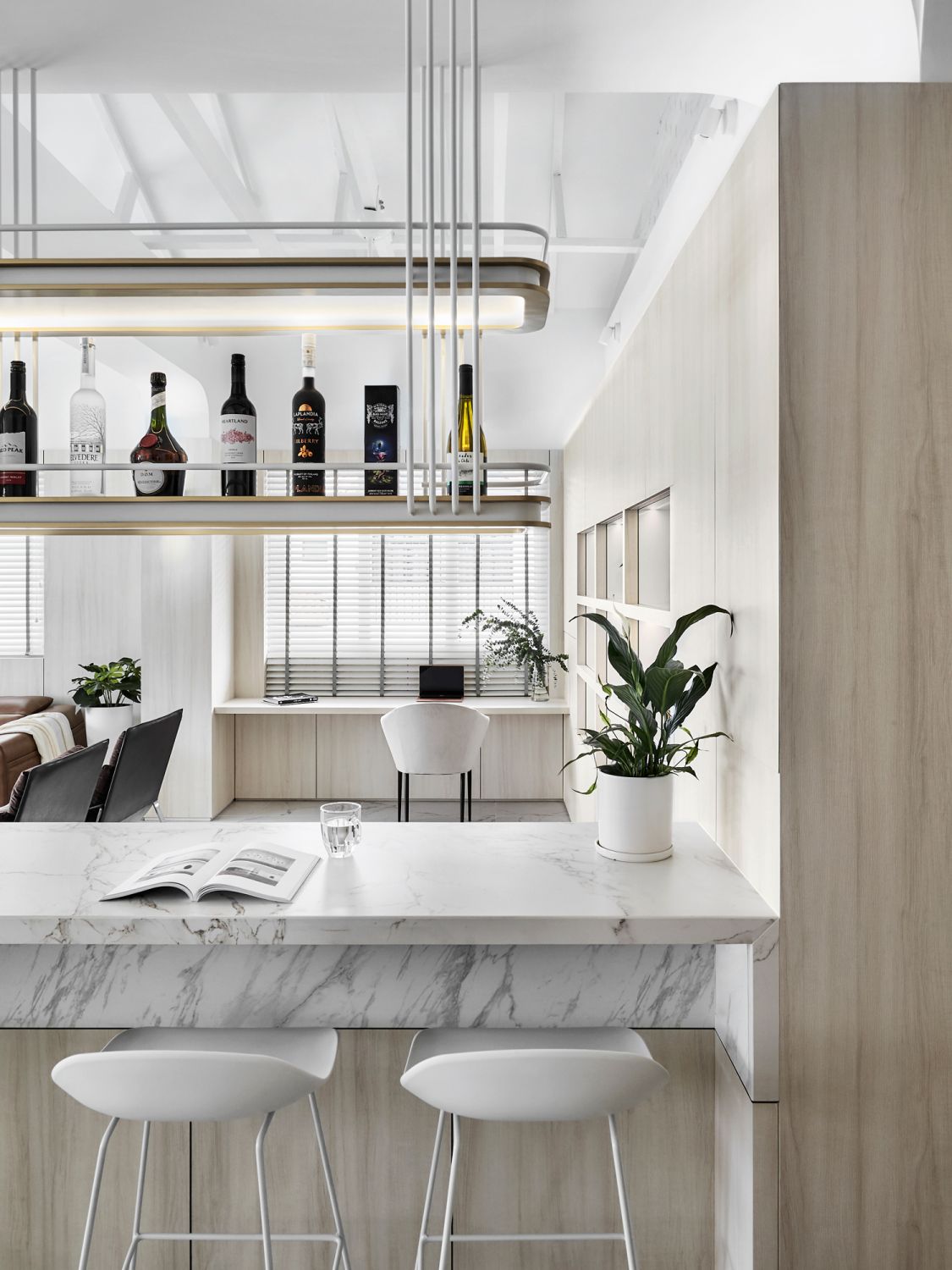 The bar counter within the dry kitchen is a perfect spot for tucking into quick meals