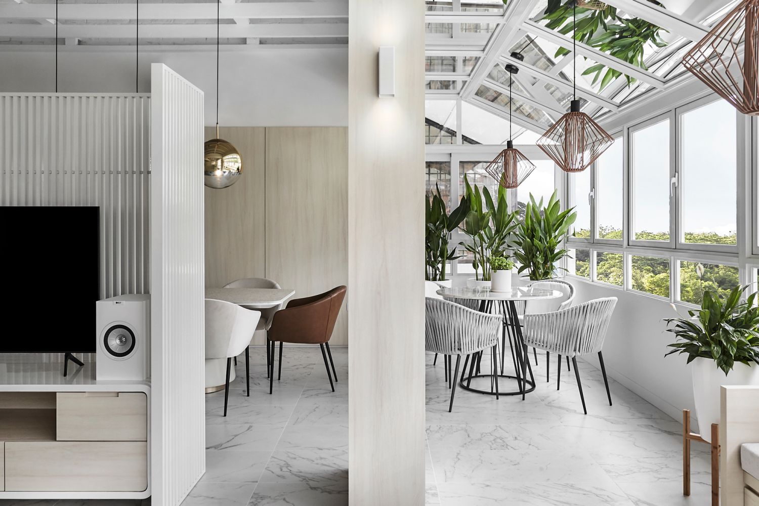 This striking home designed by Akihaus is a sight to behold with its clean colour palette and enviable panoramic views