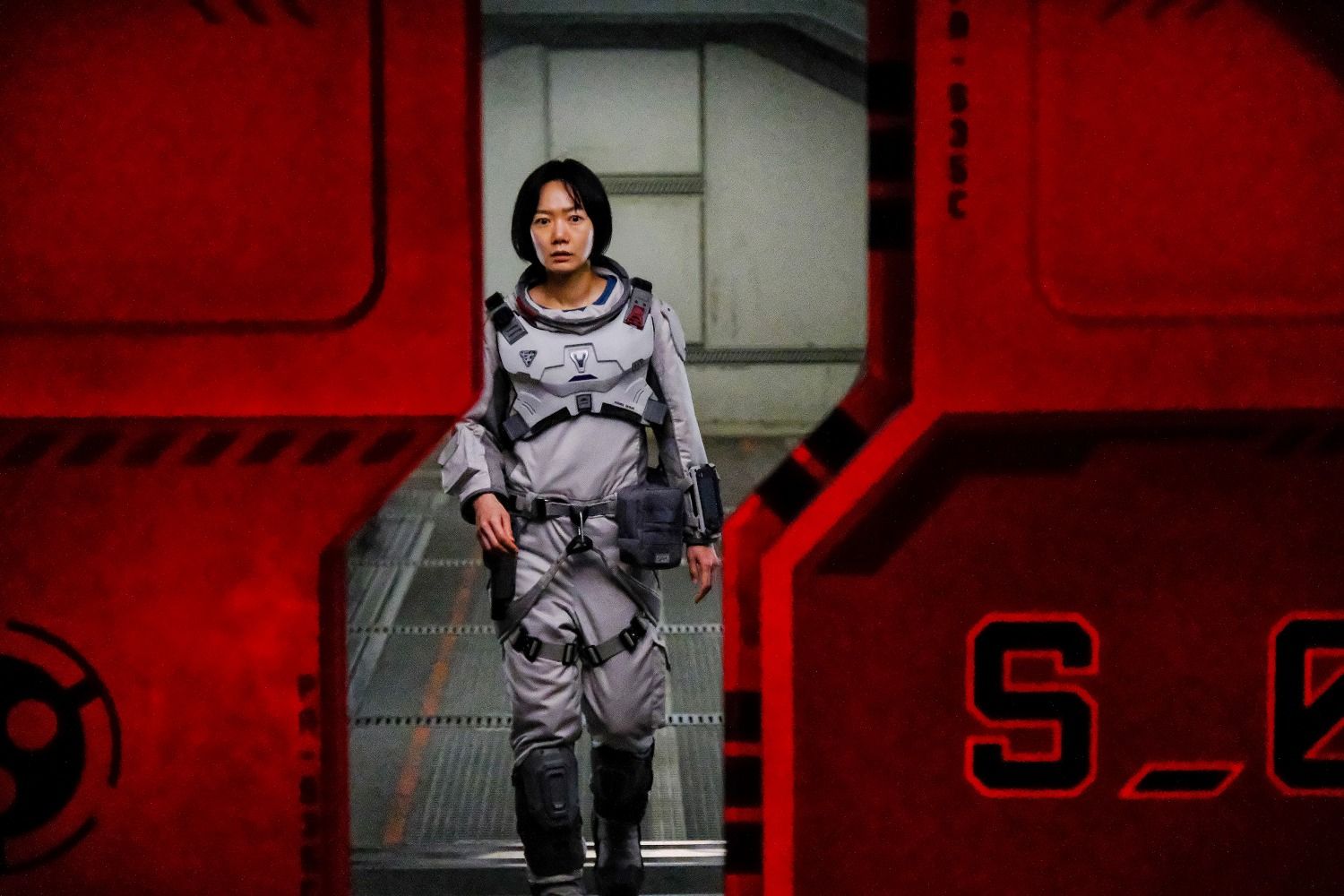 ‘The Silent Sea’ Stars Gong Yoo and Bae Doona on Suiting Up for the First KDrama Set in Space