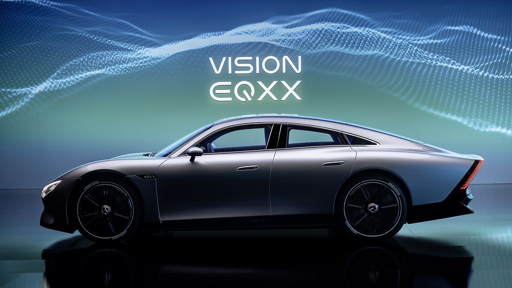 Der VISION EQXX zeigt, wie sich Mercedes-Benz die Zukunft des Elektroautos vorstellt. Das Auto hat eine Reichweite von mehr als 1.000 Kilometern und einen Energieverbrauch von weniger als 10 kWh pro 100 Kilometer. Der VISION EQXX steht für neue MaÃstäbe hinsichtlich Energieeffizienz und Reichweite im realen StraÃenverkehr sowie für die revolutionäre Entwicklung von Elektroautos. The VISION EQXX is how Mercedes-Benz imagines the future of electric cars. The car has a range of more than 1,000 kilometr