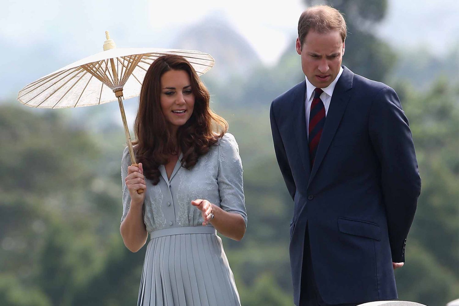 The Duchess of Cambridge and Prince William visit Kranji Commonwealth War Cemetery on day 3 of their Diamond Jubilee Tour of the Far East in Singapore. (Photo: Getty Images)