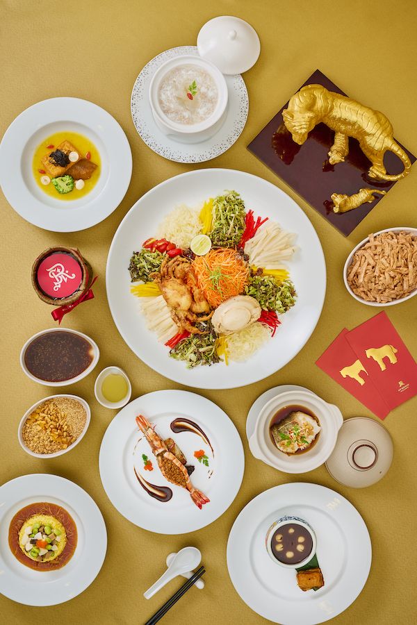 Signature Chinese New Year Set and Prosperity Yee Sang (Photo: The St. Regis Kuala Lumpur)