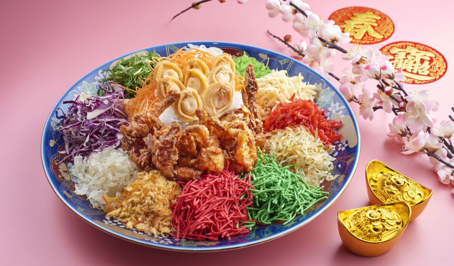 South African Abalone with Soft Shell Crab Passionfruit Yee Sang (Photo: Pullman KLCC Hotel & Residences)
