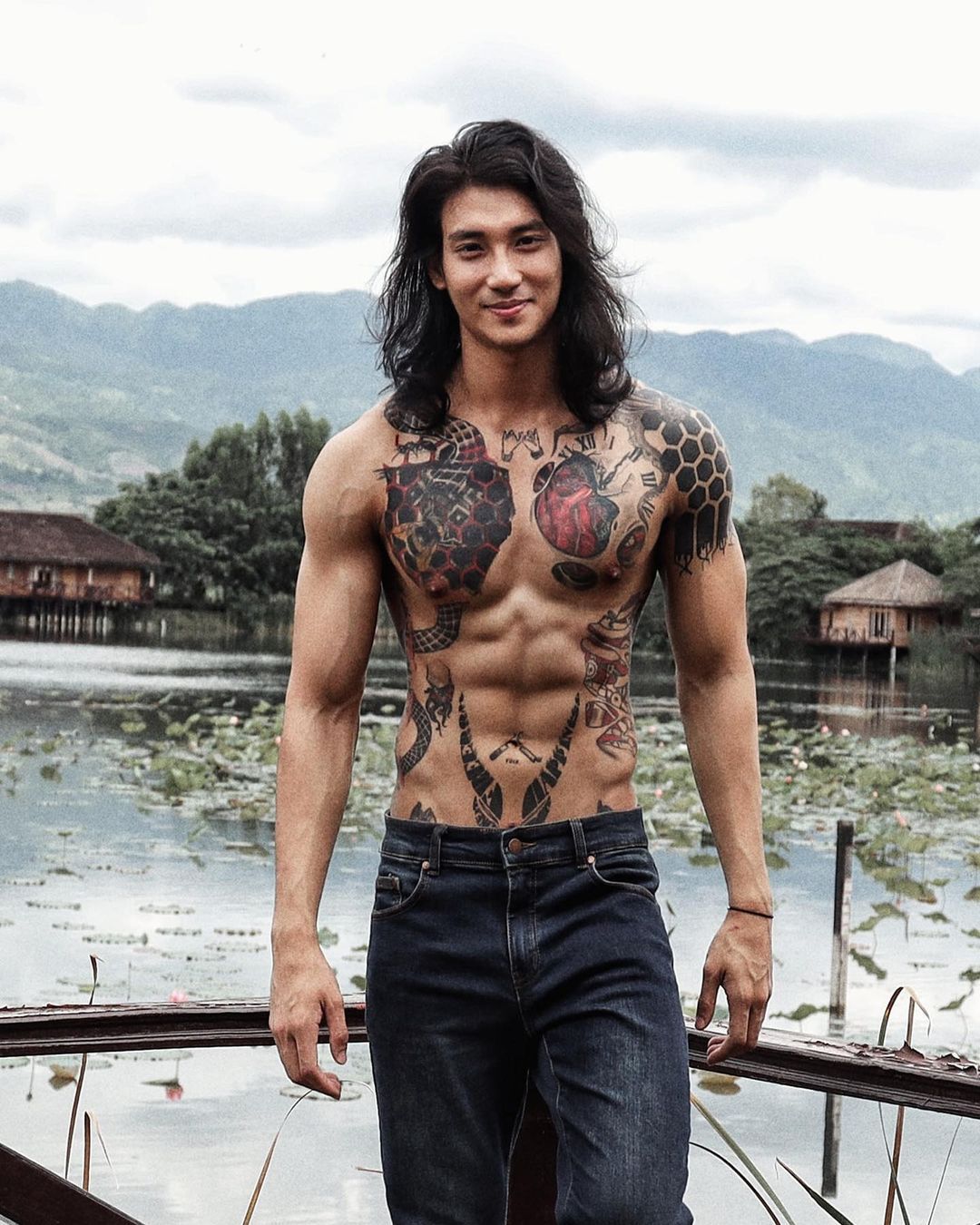 Paing Takhon亞洲水行俠