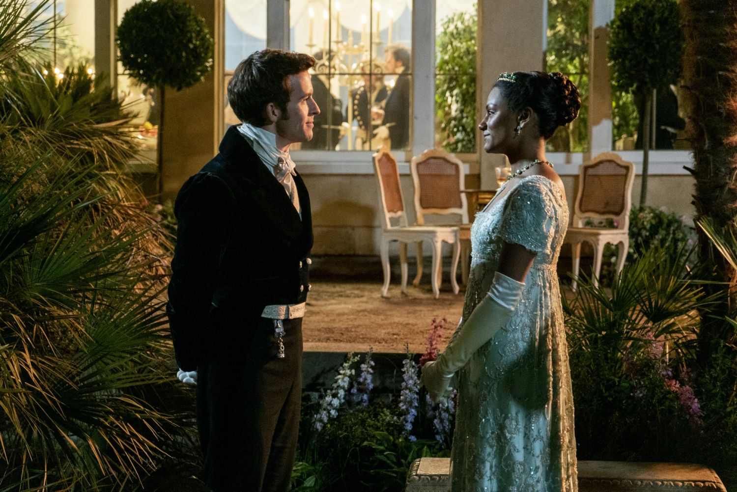 Bridgerton. (L to R) Jonathan Bailey as Anthony Bridgerton, Simone Ashley as Kate Sharma in episode 201 of Bridgerton. Cr. Liam Daniel/Netflix © 2021