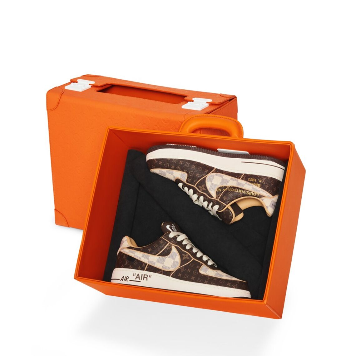 「LV x Nike Air Force 1 」限量200雙將登「蘇富比」