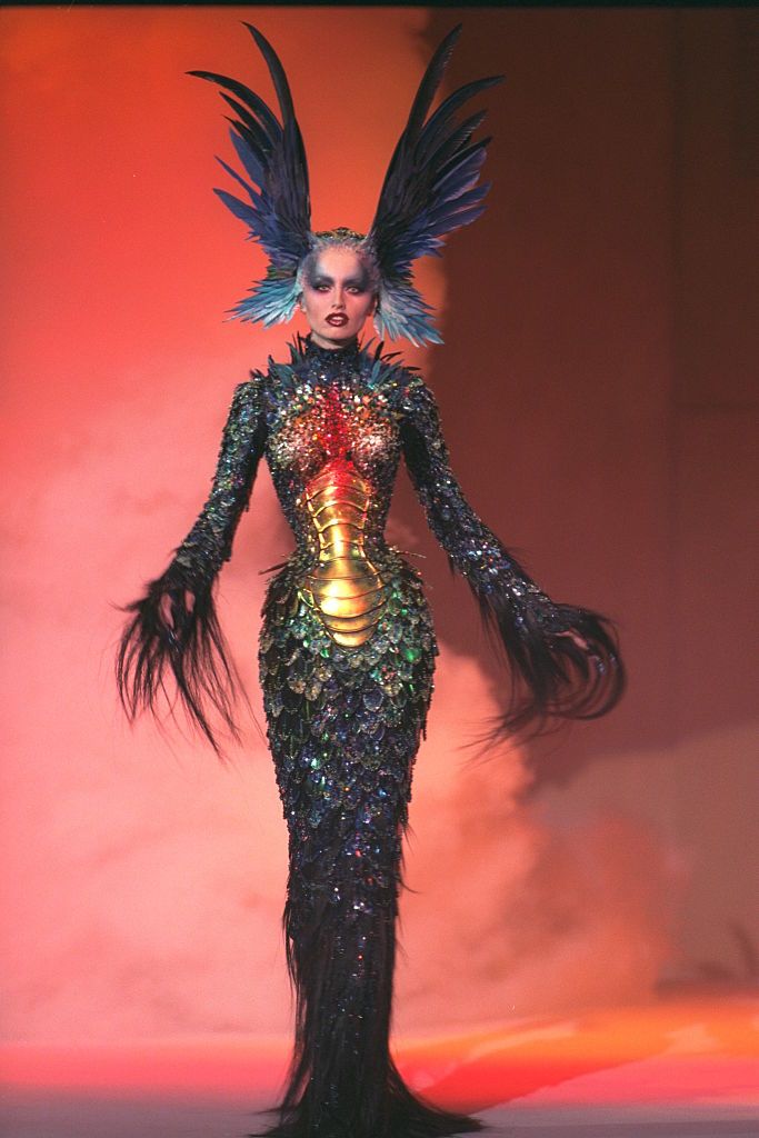 MUGLER: HAUTE COUTURE COLLECTION, AUTUMN-WINTER 97/98 (Photo by Pierre Vauthey/Sygma/Sygma via Getty Images)