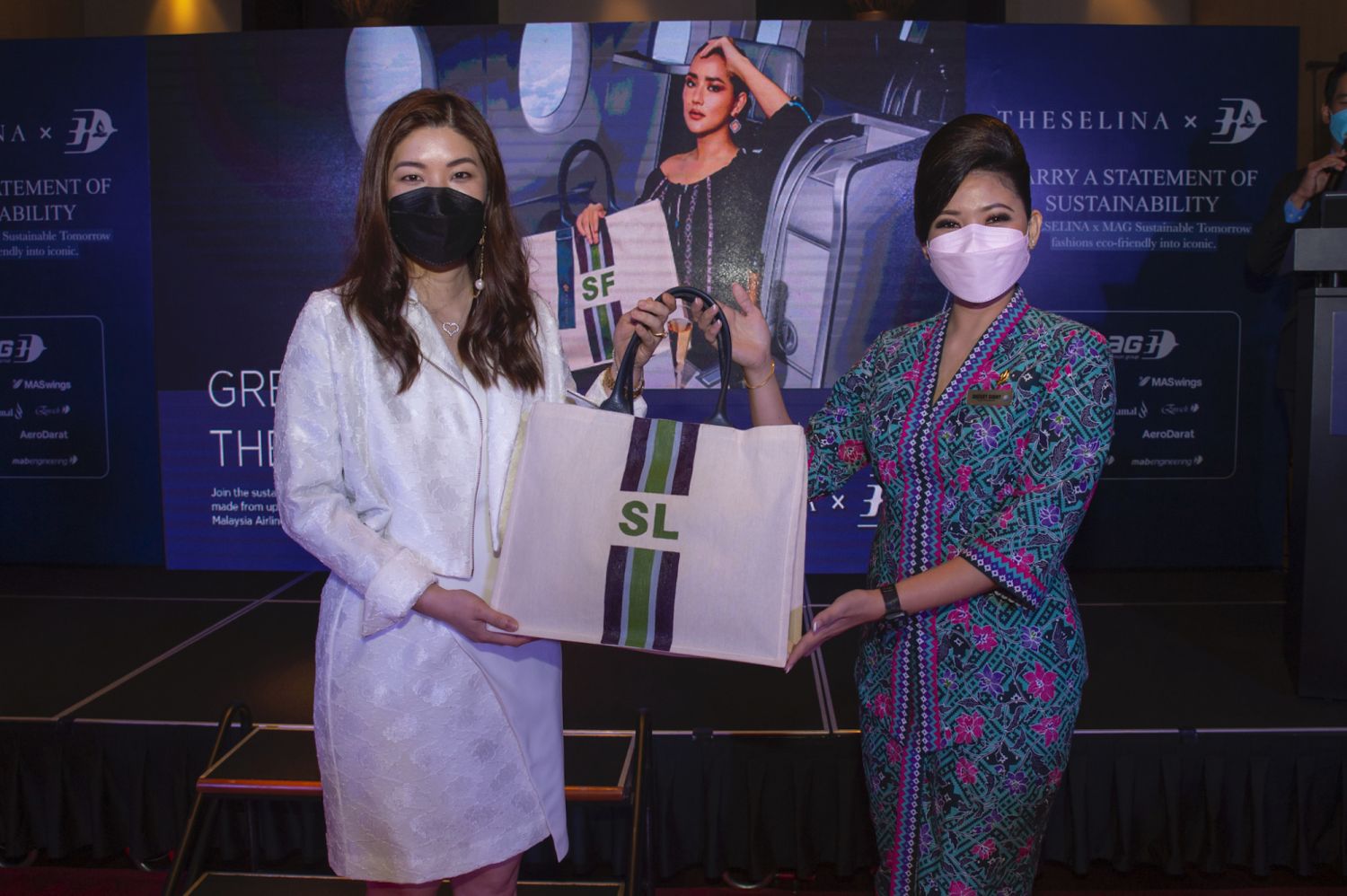 Datin Shen-Tel Lee chose Sierra Yankee Delta (SYD), a tote bag that is customised with her initials