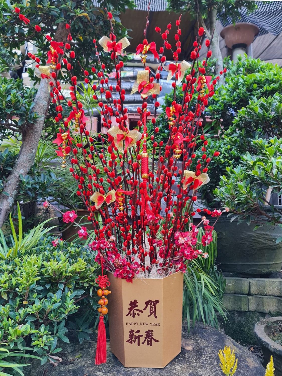 Pussy willows represent growth and prosperity, and are available in various striking colours (Image: The Green Corner)
