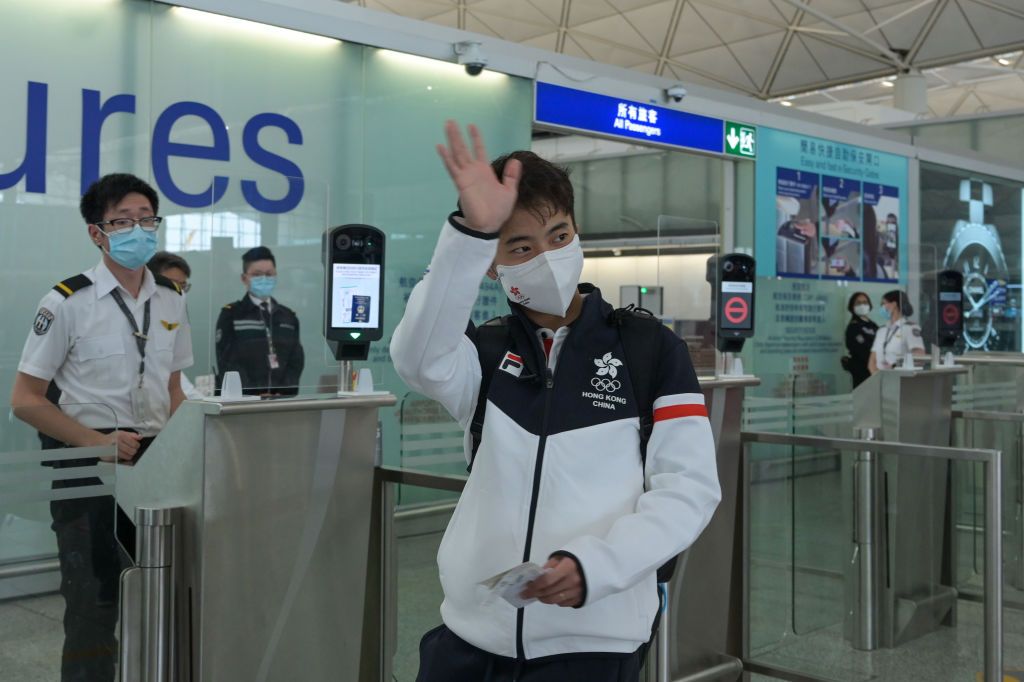 HONG KONG, CHINA - JANUARY 27: Hong Kong's short track speed skater Sidney K Chu arrives at Hong Kong International Airport to depart for the upcoming Beijing 2022 Winter Olympics on January 27, 2022 in Hong Kong, China. (Photo by Chen Yongnuo/China News Service via Getty Images)