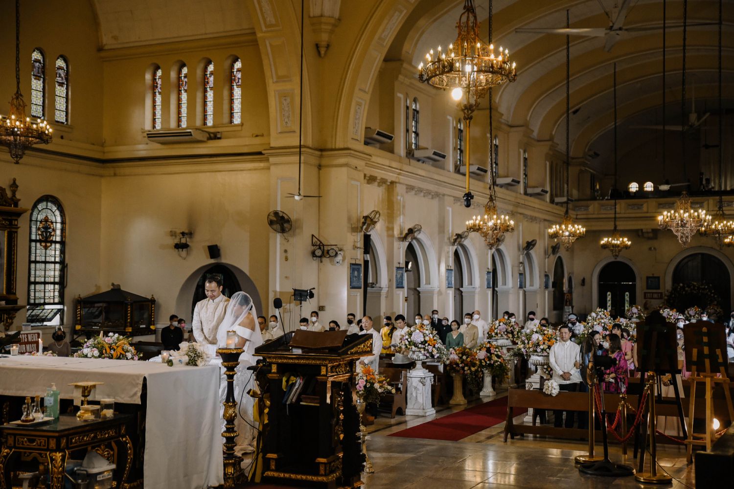 The beautiful ceremony at the Santuario de San Antonio Church