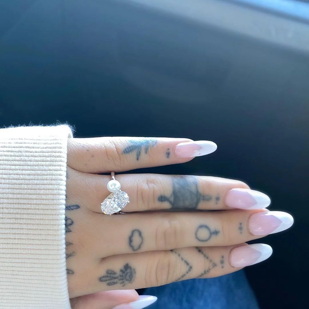 Dalton Gomez gave Ariana Grande a diamond engagement ring (Photo: Ariana Grande's official Instagram account)