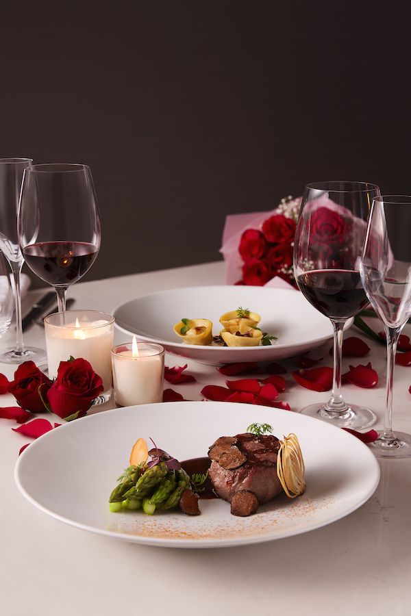 Dinner at the Mandarin Grill (Photo: Mandarin Oriental, Kuala Lumpur)