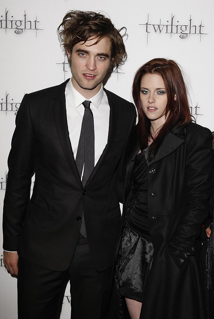 LONDON - DECEMBER 03: Kristen Stewart and Robert Pattinson attend the UK Premiere of Twilight at Vue West End on December 3, 2008 in London, England. (Photo by Jon Furniss/WireImage)