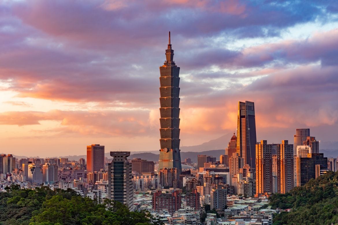 Taipei City at sunset (Photo: Timo Volz/Unsplash)