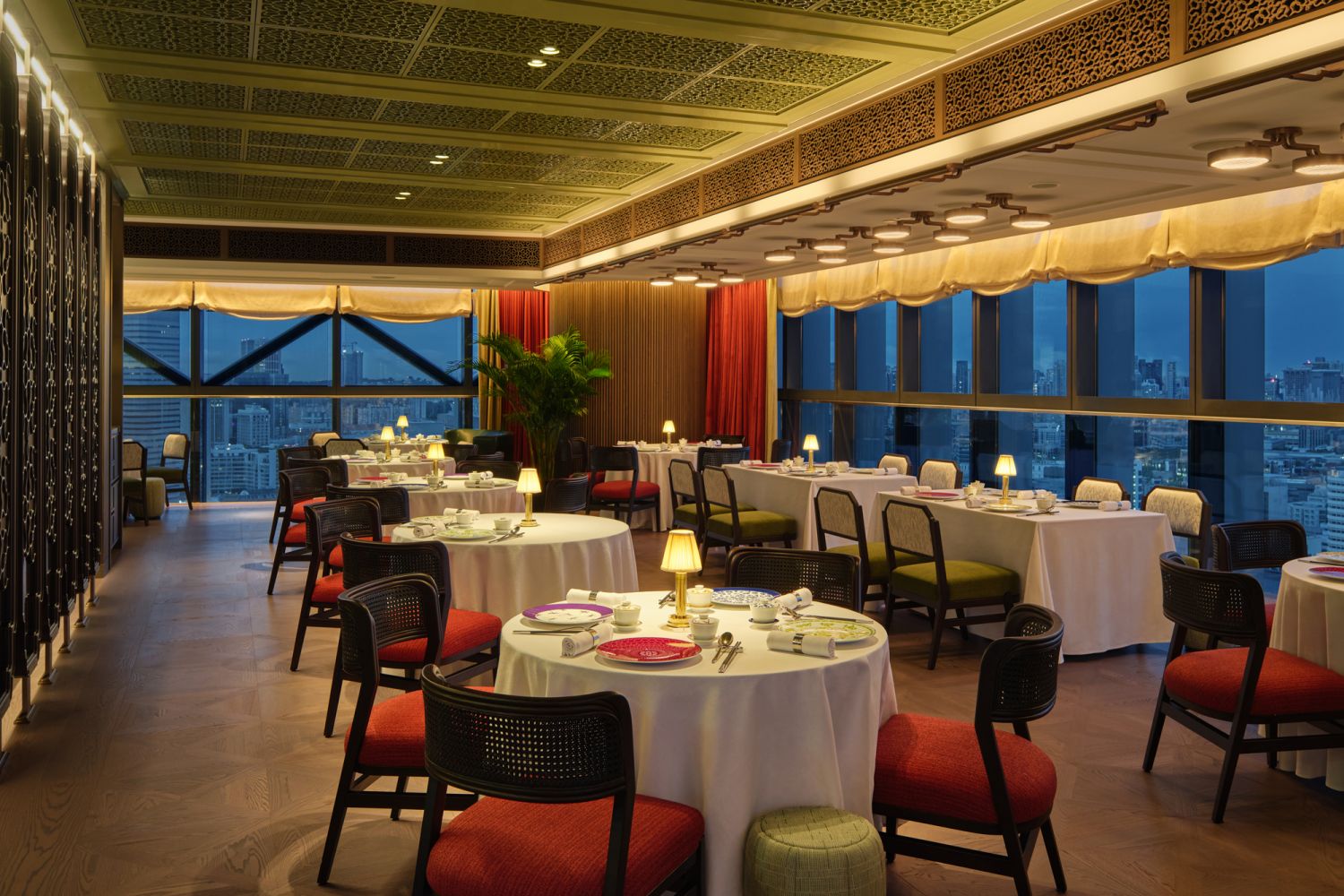 André Fu returns to Andaz Singapore to design 5 on 25, an upscale modern Cantonese restaurant
