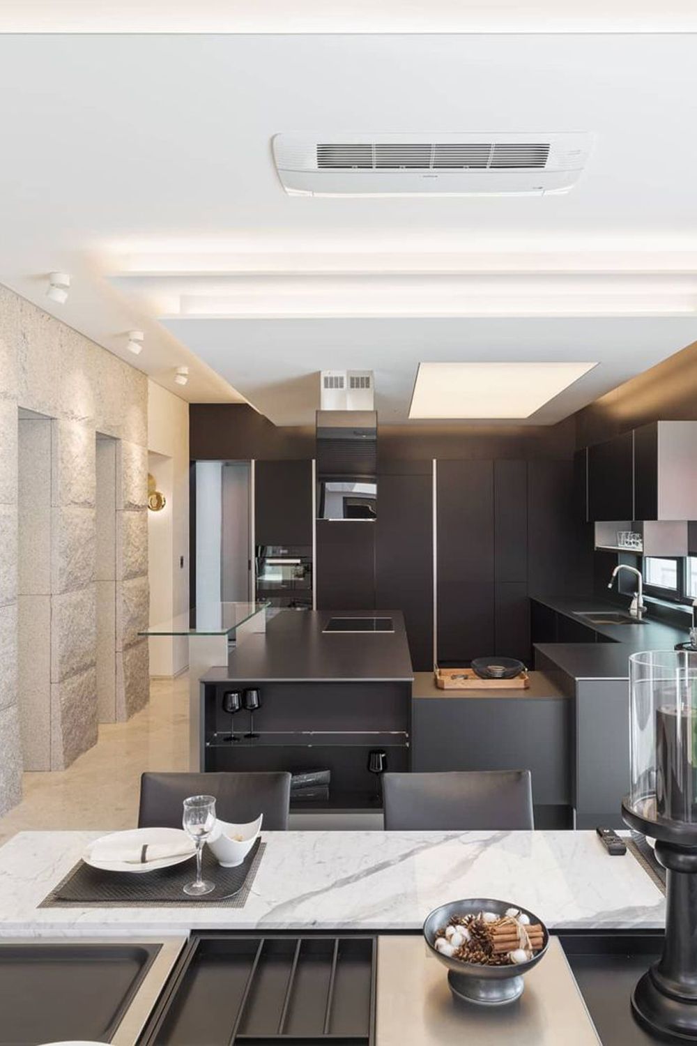 One of the most exclusive residences in Seoul, the interiors are designed to impress (Photo: @junwonkim270)
