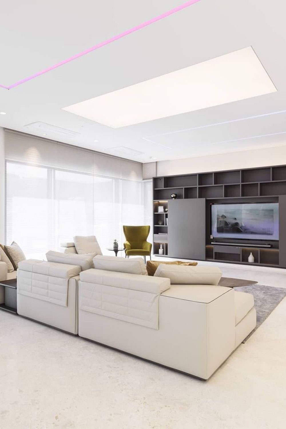 The penthouse features large floor-to-ceiling glass windows as well as a skylight (Photo: @junwonkim270)